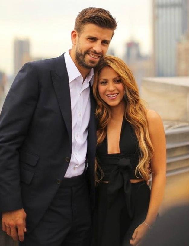 SHAKIRA E PIQUÉ CASAMENTO Veja a música de Shakira sobre a TRAIÇÃO DE