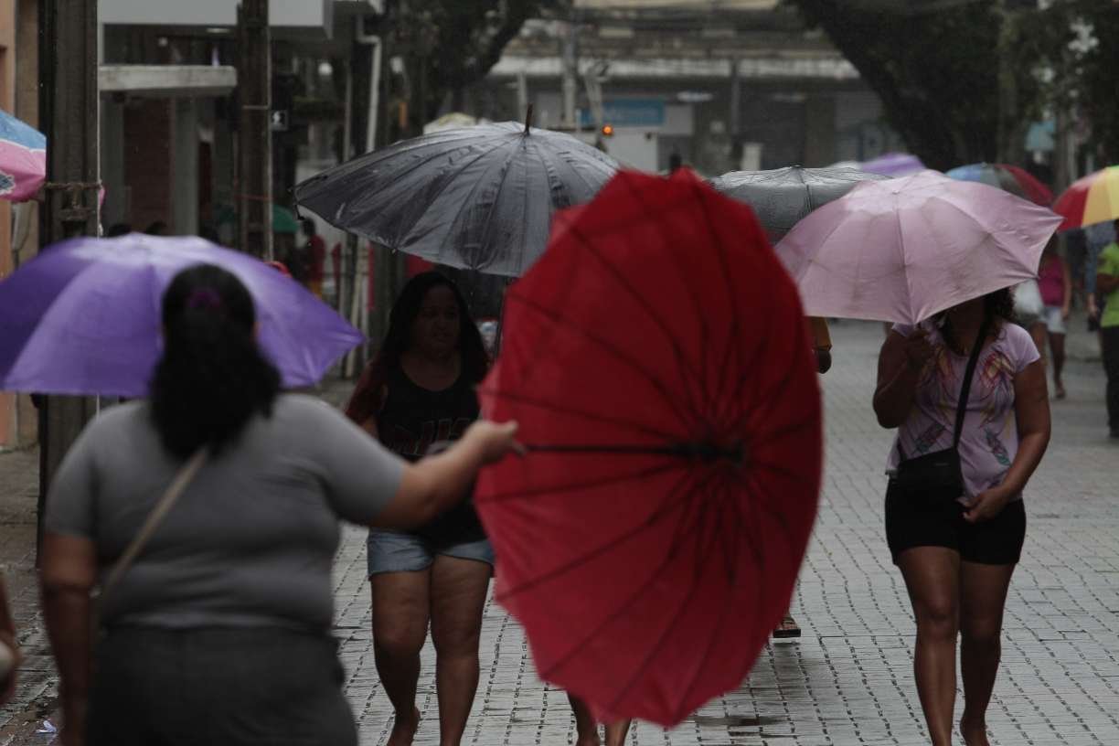 CHUVAS RECIFE Apac emite AVISO DE CHUVA FORTE para regiões de