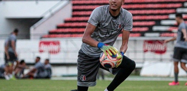 Santa Cruz anuncia contratação do goleiro Filipe Silva