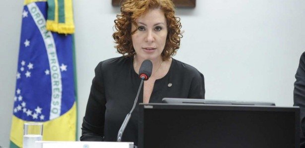 CARLA ZAMBELLI INTERNADA Saiba Os SINAIS E SINTOMAS Da DIVERTICULITE