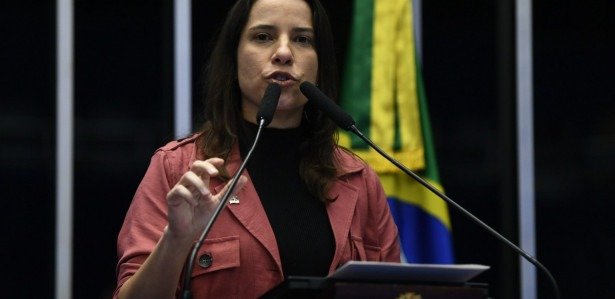 Raquel Lyra nega saída do PSDB mas estreita relação o PSD na base