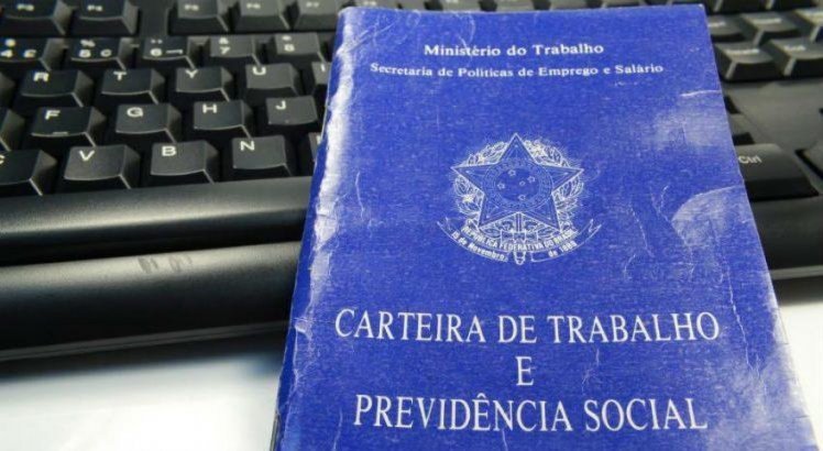 Para pessoas com deficiência, há oportunidades para agente de portaria, técnico de enfermagem e auxiliar de linha de produção.