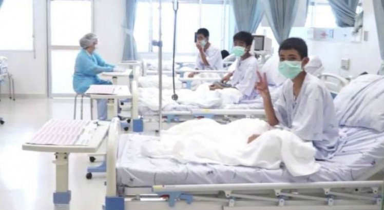 Meninos foram resgatados após mais de 10 dias na caverna