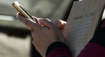Em 2017, 49% dos lares brasileiros dependiam de um celular para acessar a rede mundial de computadores