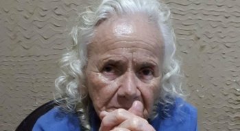 A idosa apresenta sinais de perda de memória