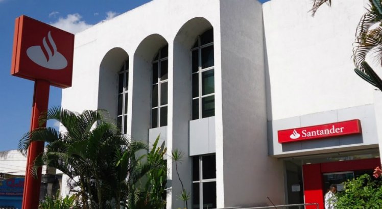Santander oferece 15 mil bolsas em cursos de programação e ciência de dados