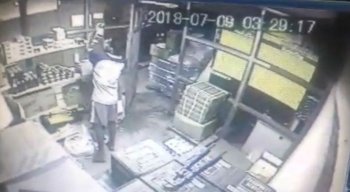 Dez pessoas foram presas e dois menores apreendidos