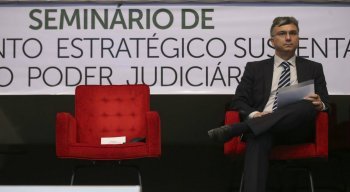 Ministro Esteves Colnago