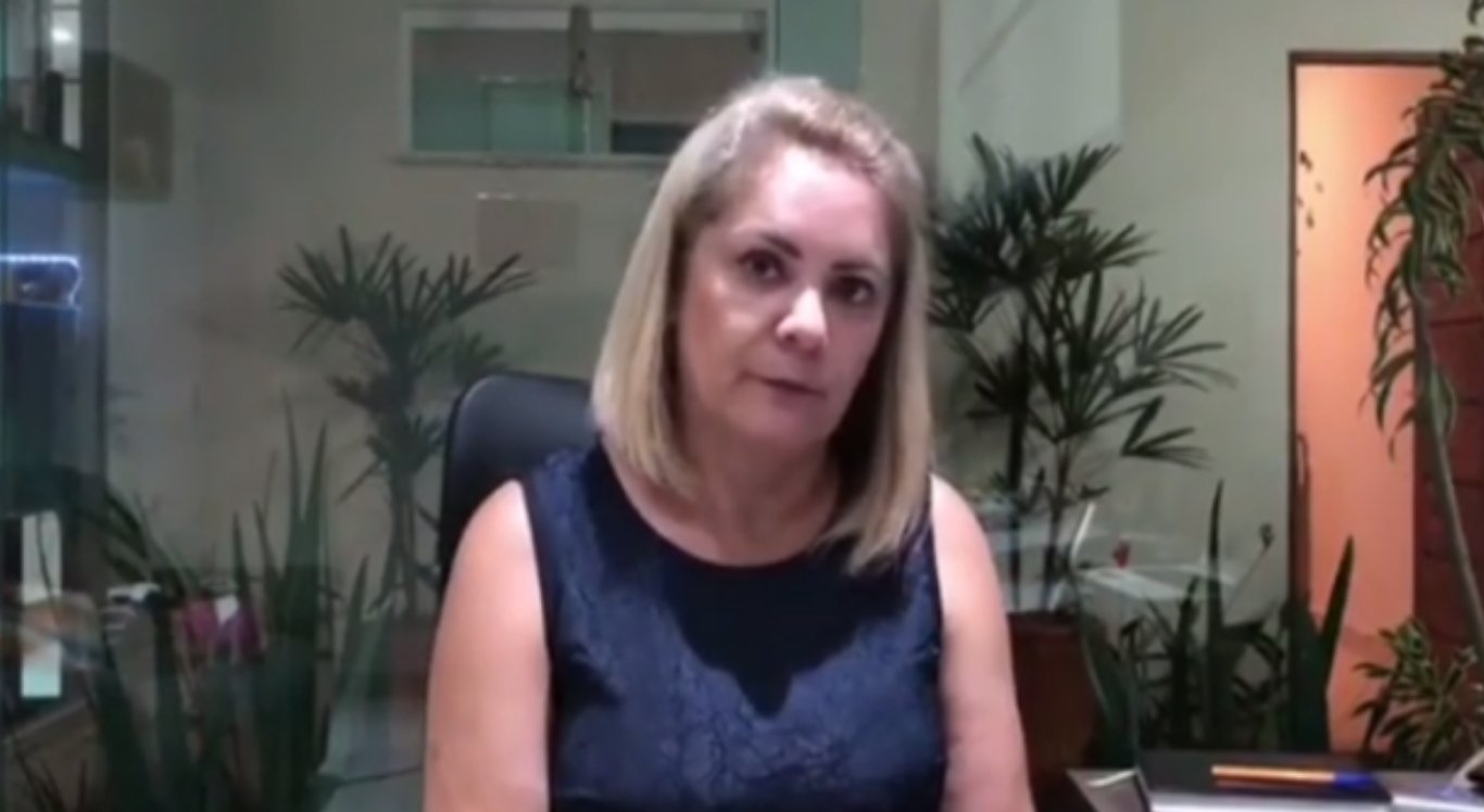 Em vídeo Ex-esposa de Bolsonaro diz que nunca foi ameaçada de morte