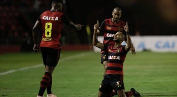 Com contornos dramáticos Leão vence o Vasco por 2 x 1
