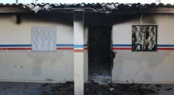 Escola ficou destruída após incêndio