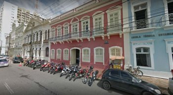 Agência do Trabalho localizada na Rua da Aurora, na área central do Recife