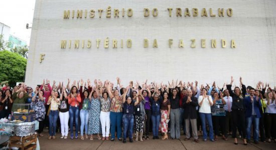 Manifestação reuniu cerca de 600 servidores