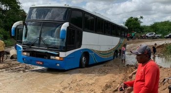 Estrada afetada por chuvas em Bodocó