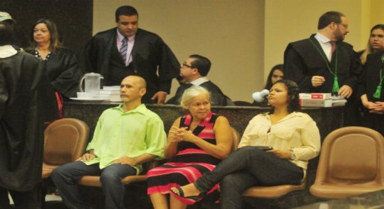 Trio é acusado de assassinatos, esquartejamento, canibalismo e ocultação de cadáver