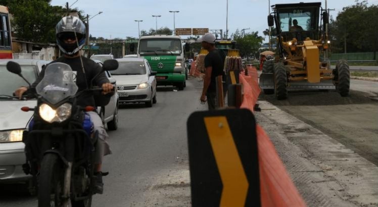 A paralisação das obras neste trecho da BR-101 foi alvo de protestos