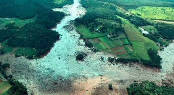 Rompimento em barragem em Brumadinho deixou região submersa de lama
