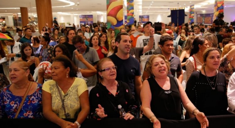 O Público lotou o mall do piso L3 do Riomar Recife