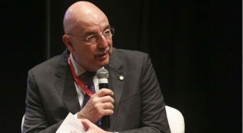 “Temos que democratizar mais