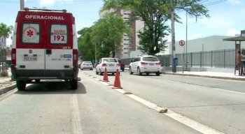 Duas equipes do Samu prestaram os primeiros socorros, mas a idosa não resistiu aos ferimentos e faleceu