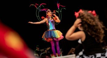 Lulú Araújo se apresenta como Fada Magrinha para as crianças neste carnaval.