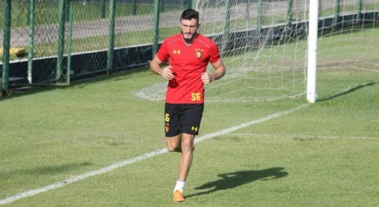 Com a chegada de Guto Ferreira, Sander assumiu a braçadeira de capitão