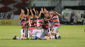 Após classificação na Copa do Nordeste, Santa Cruz vai em busca de vaga no Campeonato Pernambucano.