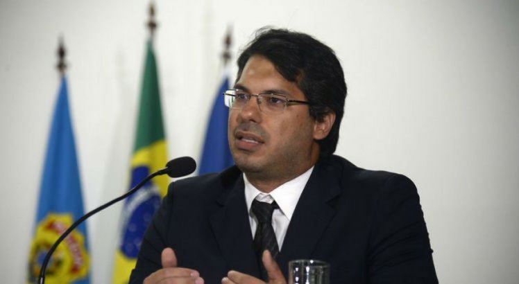 O delegado da Polícia Federal, Paulo Teles, durante apresentação do laudo das causas do incêndio que atingiu o Museu Nacional do Rio de Janeiro.