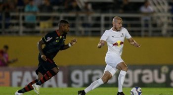 Sport conseguiu segurar o empate com um jogador a menos.