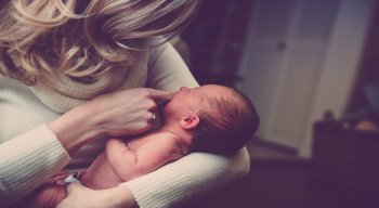 Especialista tira dúvida sobre o pagamento da licença maternidade