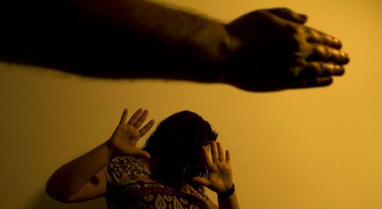Mulher se defende de violência sexual e decepa pênis de agressor, em Minas Gerais