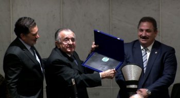 João Carlos Paes Mendonça recebeu uma placa comemorativa durante a solenidade