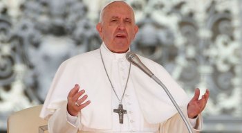 O papa pediu que os jornalistas evitassem noticias falsas.