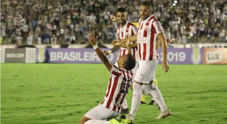 Matheus Carvalho marcou o único gol da partida, ainda no primeiro tempo.