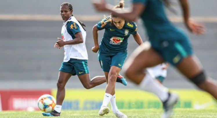 A preparação da seleção brasileira em Portugal vai até o dia 5 de junho