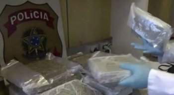 Droga foi encontrada dentro de malas
