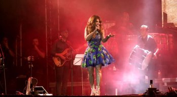 Uma das atrações mais aguardadas pelo público, Elba Ramalho se apresentou na primeira noite do evento