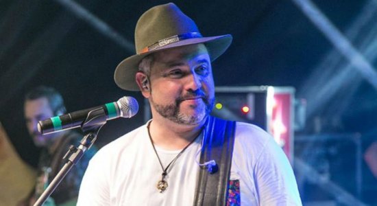 Cantor Geraldinho Lins é uma das atrações do São João da Serra Negra, em Bezerros