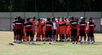 Equipe tricolor reunida no CT Ninho das Cobras