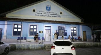 Um pedreiro esfaqueou a ex-companheira e acabou preso