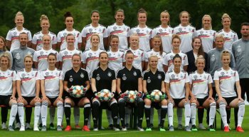 Pelo Grupo B, a bicampeã Alemanha enfrenta a China, às 10h, no estádio Roazhon Park, em Rennes