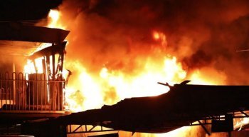 Incêndio atingiu o escritório do ferro velho