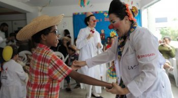 Quatro hospitais recebem a encenação dos Doutores da Alegria