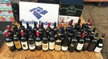 Os vinhos foram apreendidos no Porto de Suape