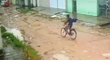 Menor foi filmado furtando a bicicleta