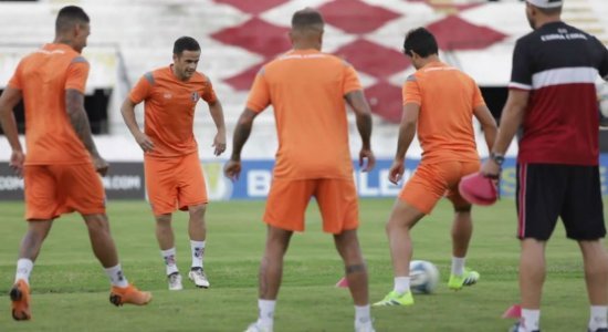 Preparador físico do Santa Cruz não é a favor de volta dos treinamentos sem previsão de retorno do futebol