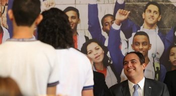 Programa Ganhe o Mundo é uma das vitrines do Governo de Pernambuco