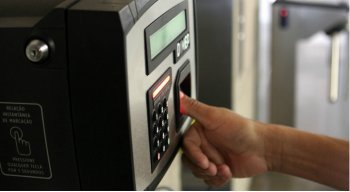 O relatório do TCU concluiu que com o registro de ponto eletrônico será muito mais fácil identificar as infrações e apurar responsabilidades