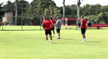 Guto Ferreira comandou treinamento no CT do Sport