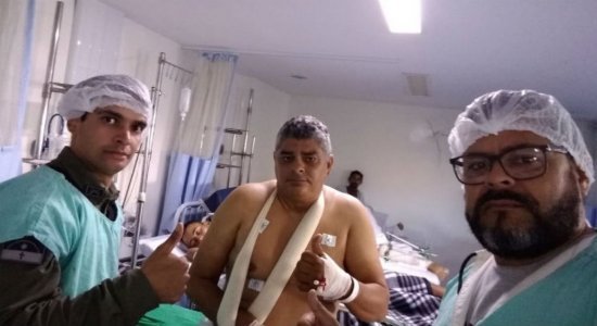 Sargento Moacir Pereira, 47 anos, está na sala de recuperação do HRA, em Caruaru